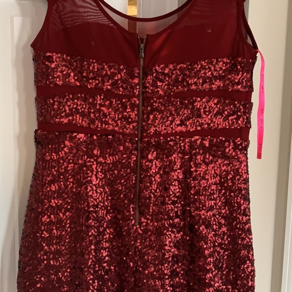 Betsey Johnson Red Mesh Sequin Size 8 - Picture 2 of 4